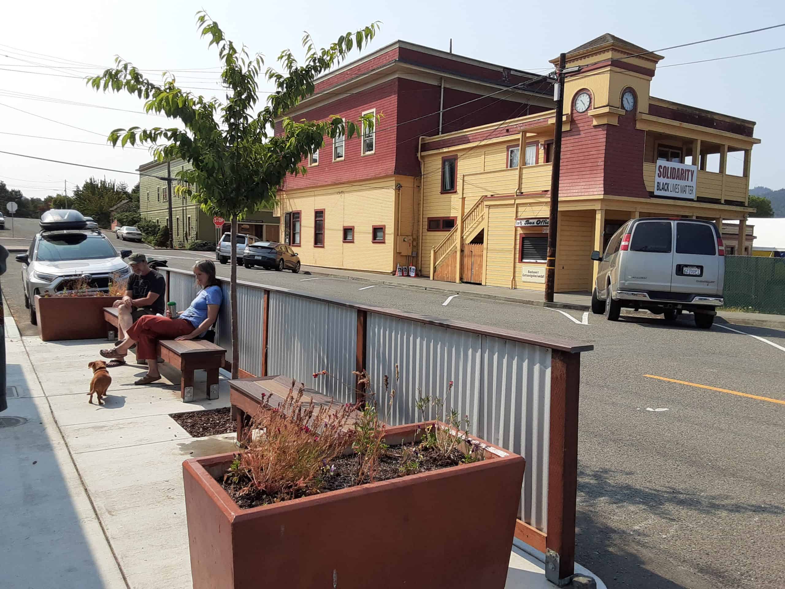 Outdoor seating at Honeycomb Coffee